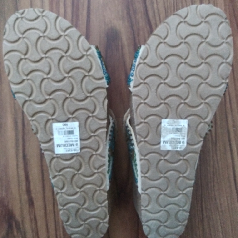 Shoe - Picture 4 of 4